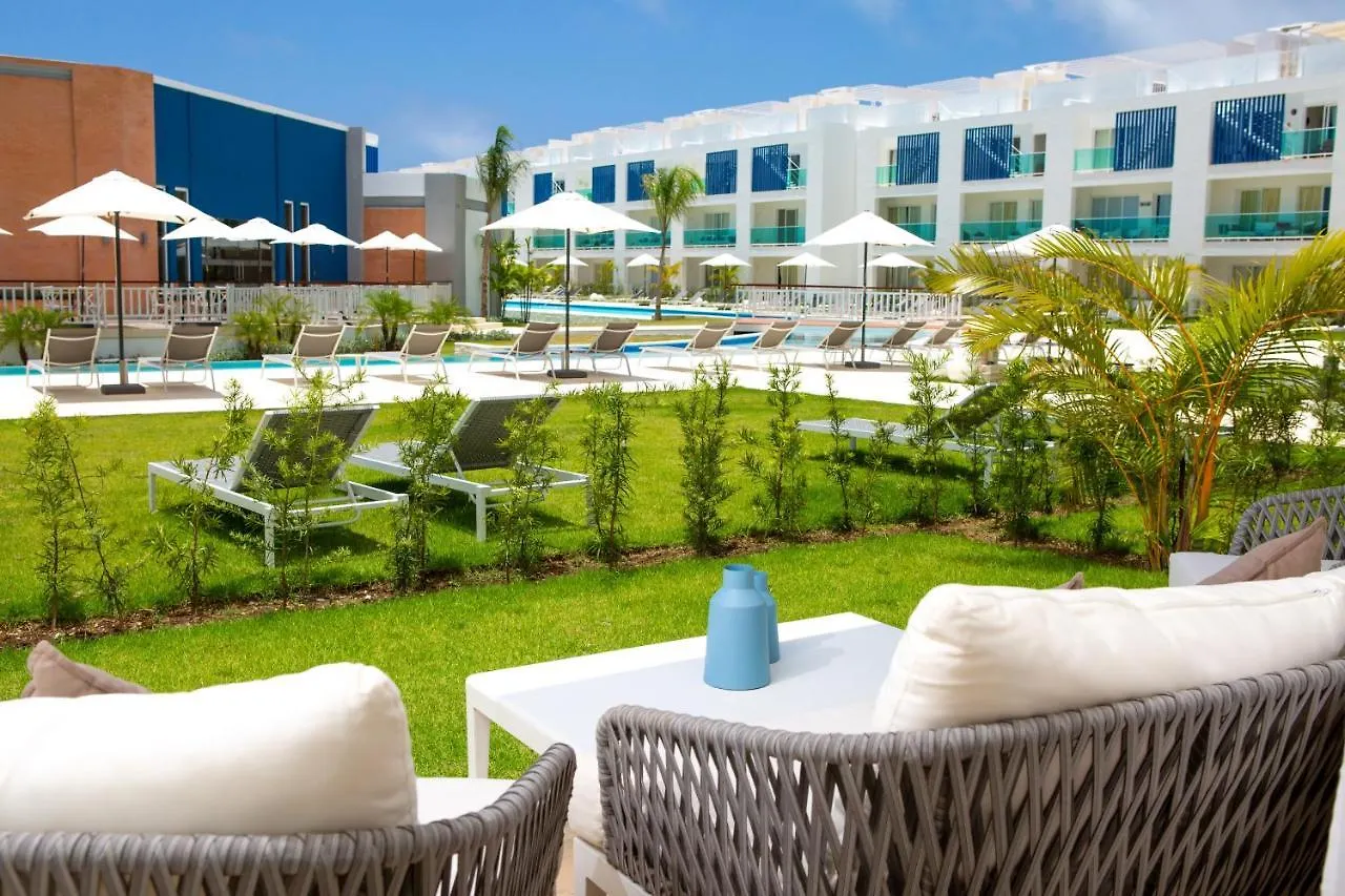 Cana Rock Condos Infinity Pool & Beach Suites Punta Cana 0*,